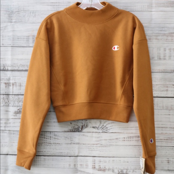 Champion Sweaters - NWT Champion Cropped Crewneck